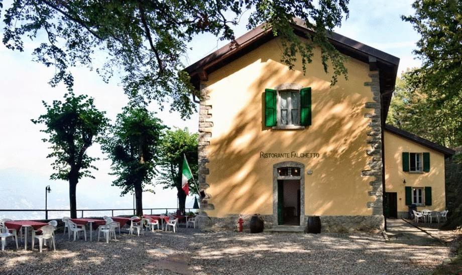 Ristorante Hotel Falchetto Brunate Buitenkant foto